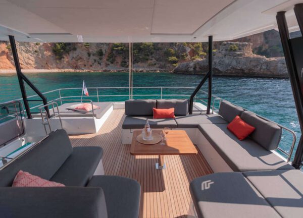 after deck fountaine pajot samana 59 alma