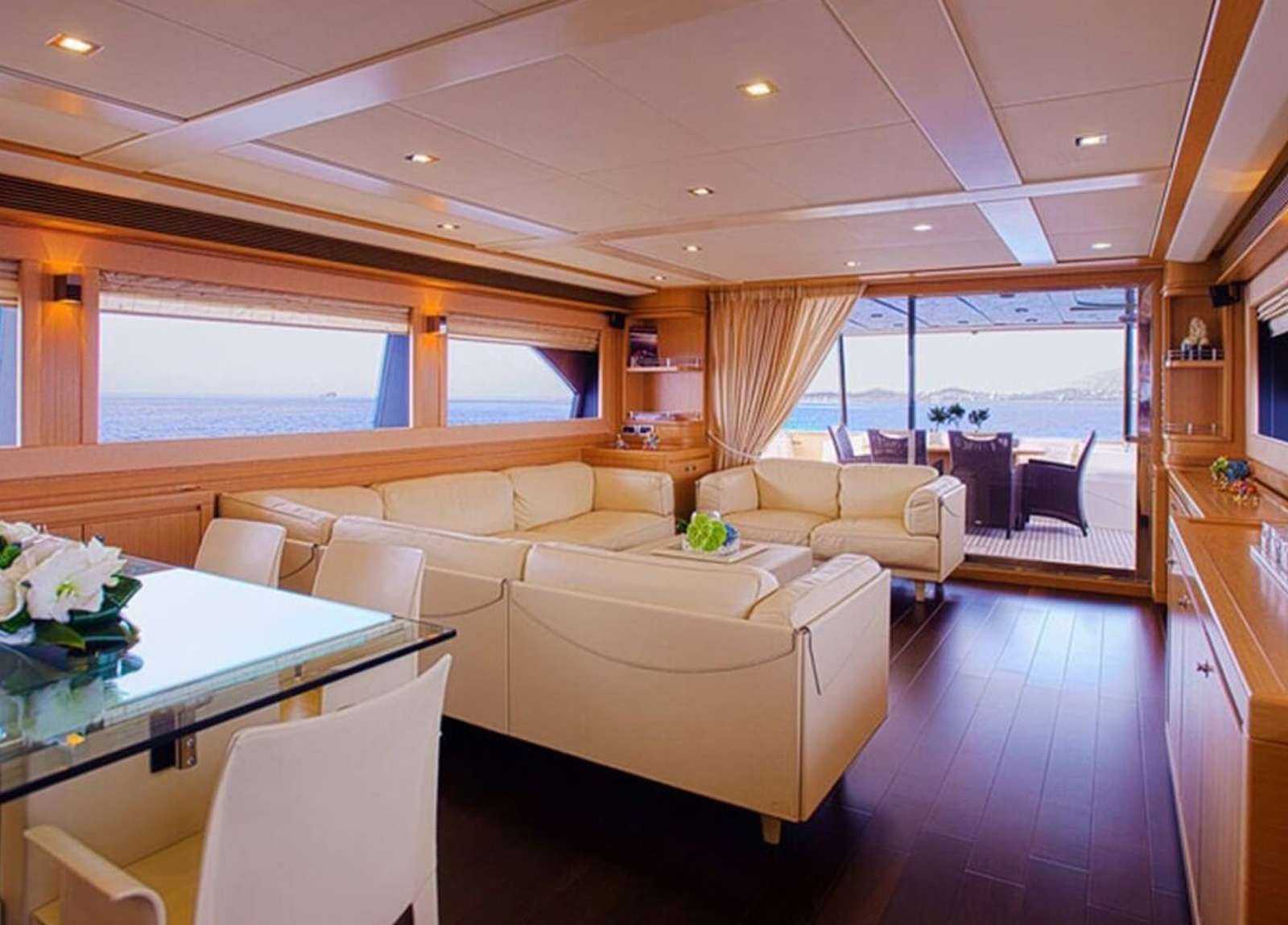 lounge luxury yacht ferretti navetta 26m dana greece