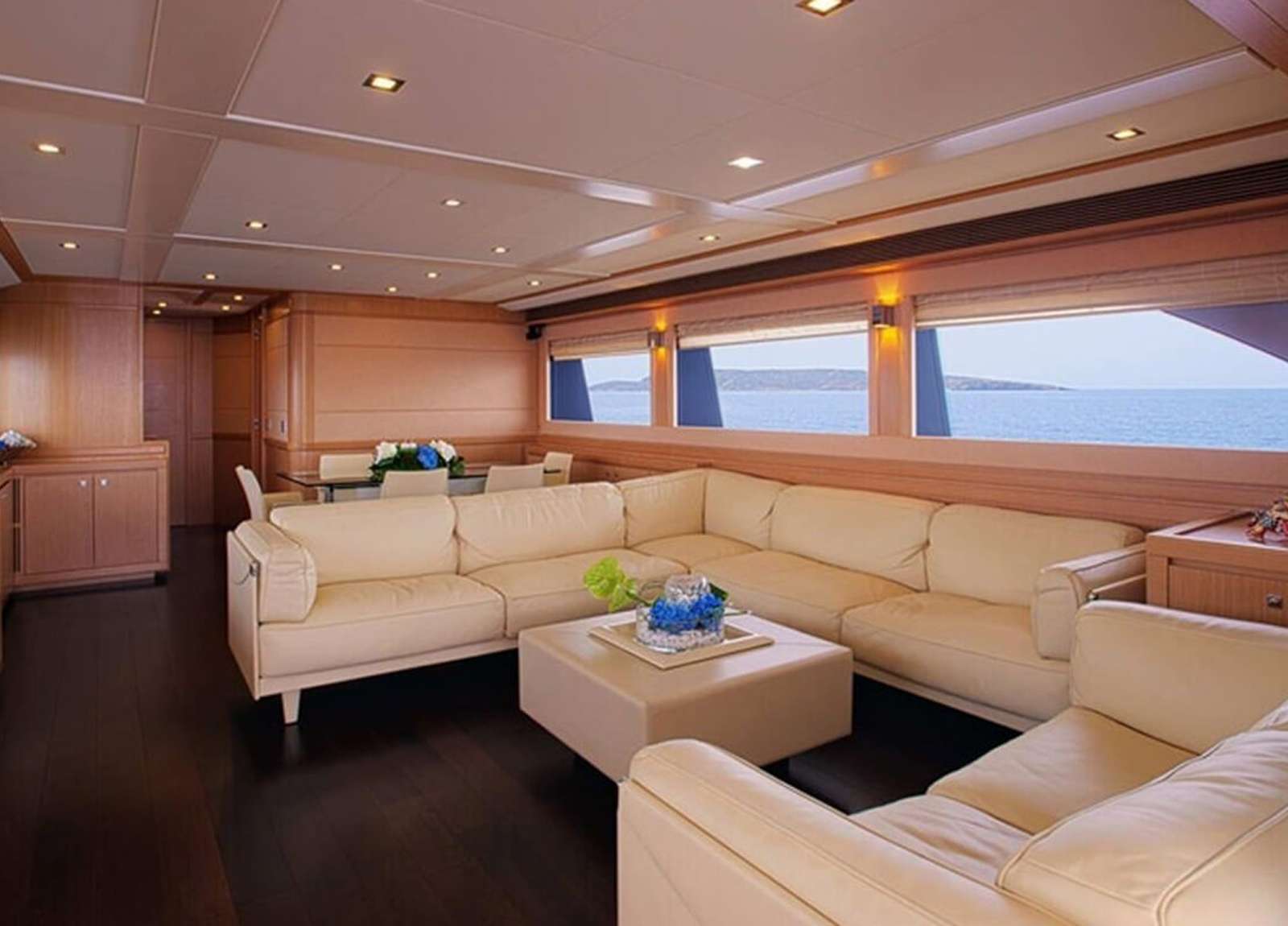 lounge luxury yacht ferretti navetta 26m