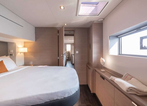 master cabin fountaine pajot samana 59 alma