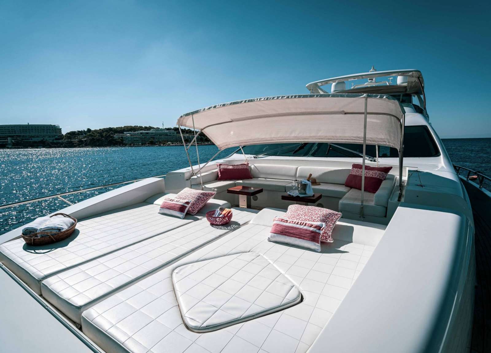 sunbeds azimut 29m koukles greece