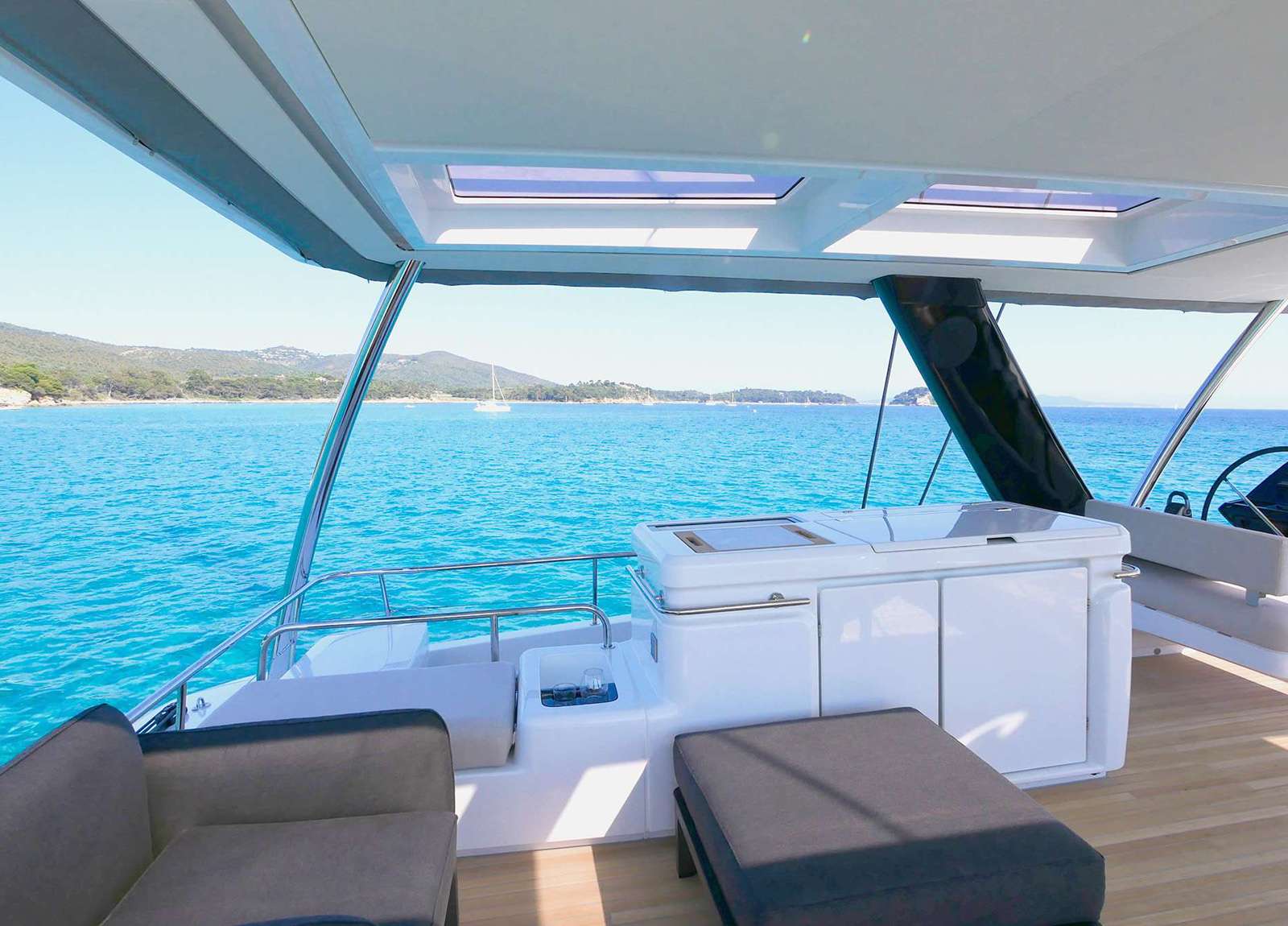 upperdeck luxury catamaran lagoon sixty 5 kingfisher charter