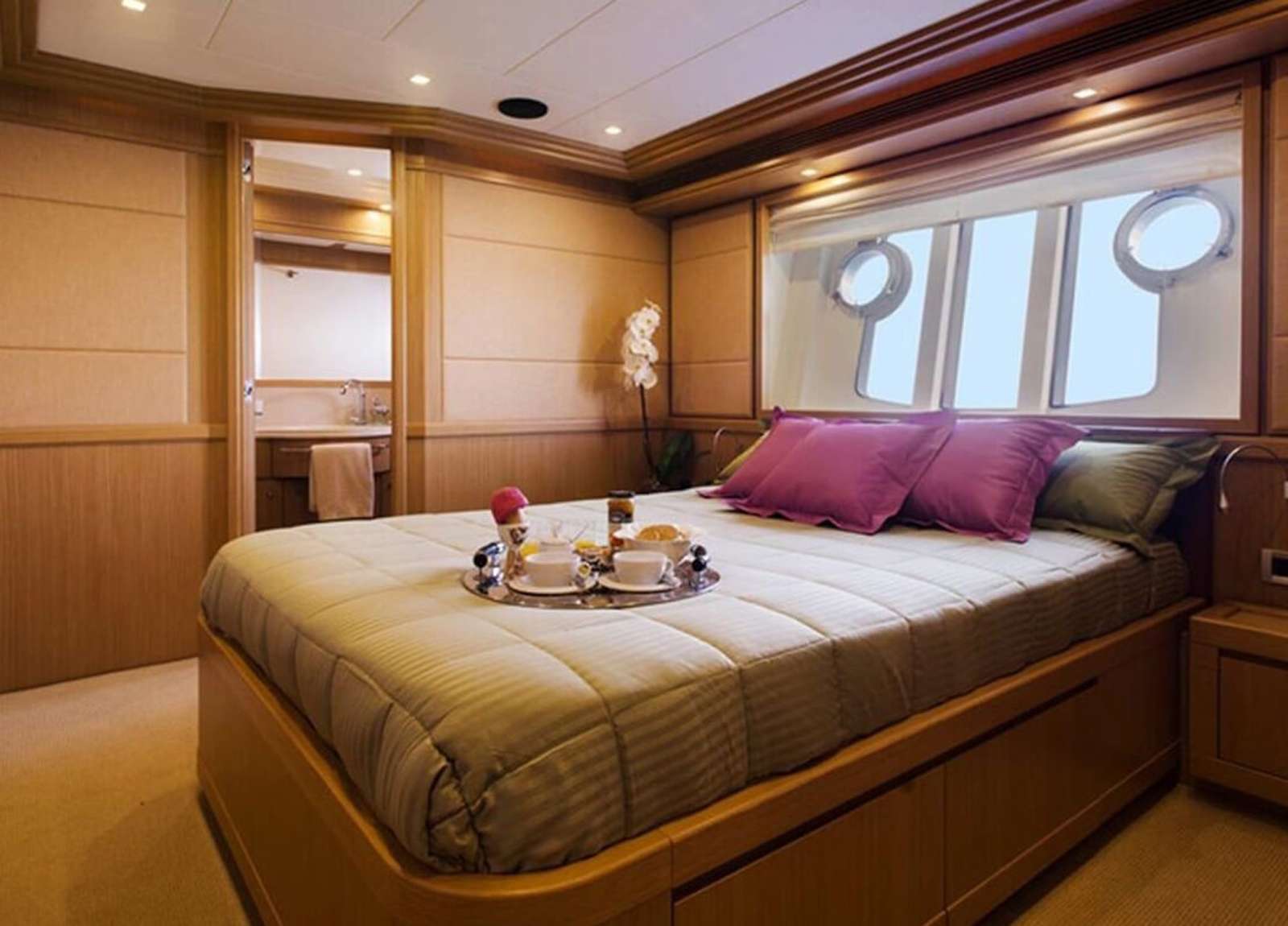 vip cabin luxury yacht ferretti navetta 26m dana