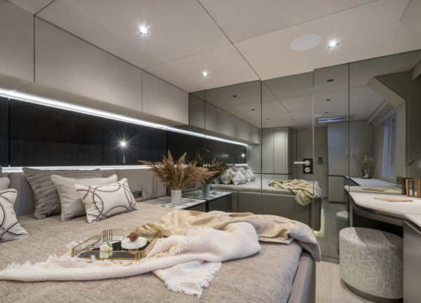 vip cabin luxury yacht catamaran sunreef 70 yolo