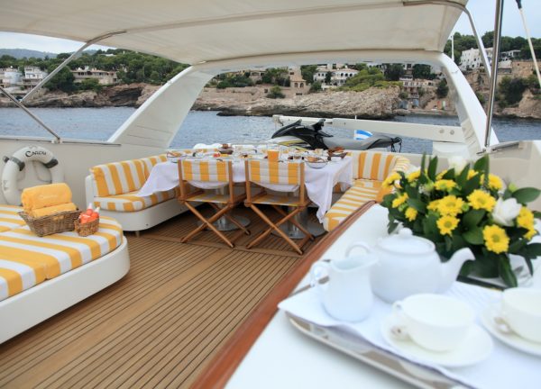 upperdeck luxury yacht sanlorenzo 100