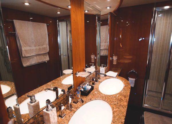 bathroom sunseeker 28m pearl of london italy