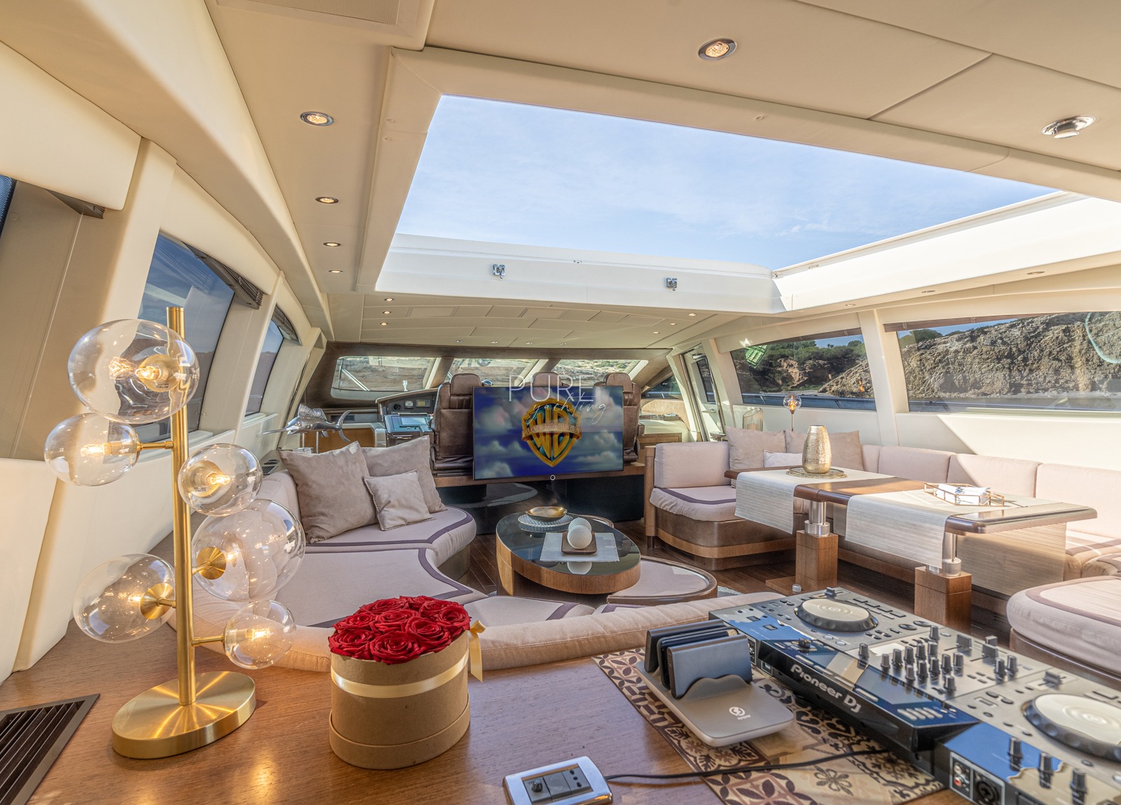 lounge luxury yacht mangusta 92 five stars balearics