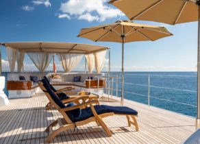 sunbeds-luxury-yacht-benetti-odyssey-iii-balearic-islands