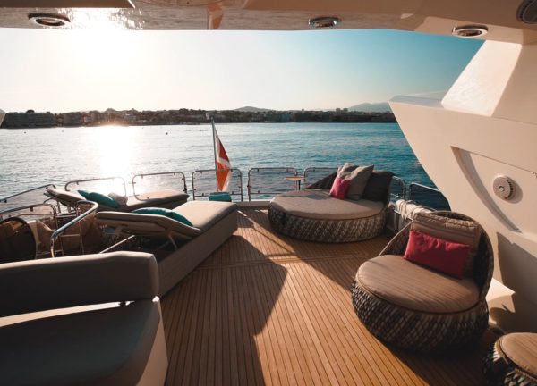 upperdeck seating sunseeker 28m pearl of london