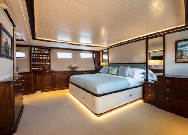 vip cabin luxury yacht benetti odyssey iii balearic islands