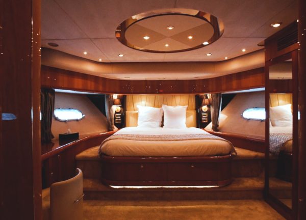 vip cabin sunseeker 28m pearl of london