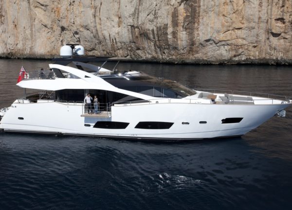 luxury yacht sunseeker 28m high energy south france