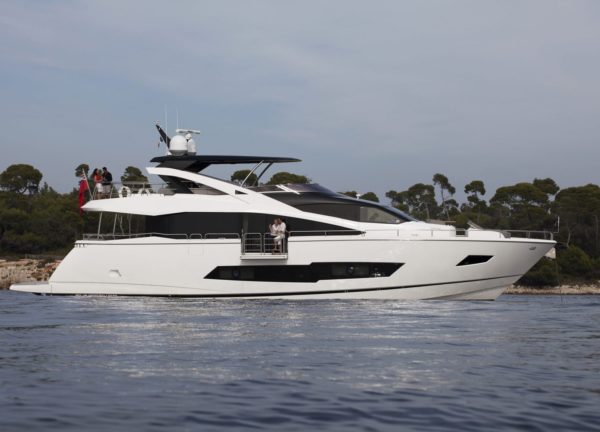 luxury yacht sunseeker 86 blue infinity balearic islands