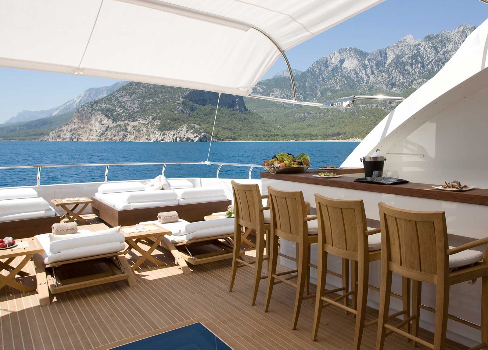 upperdeck seating luxury yacht tamsen yachts 40m namaste 8