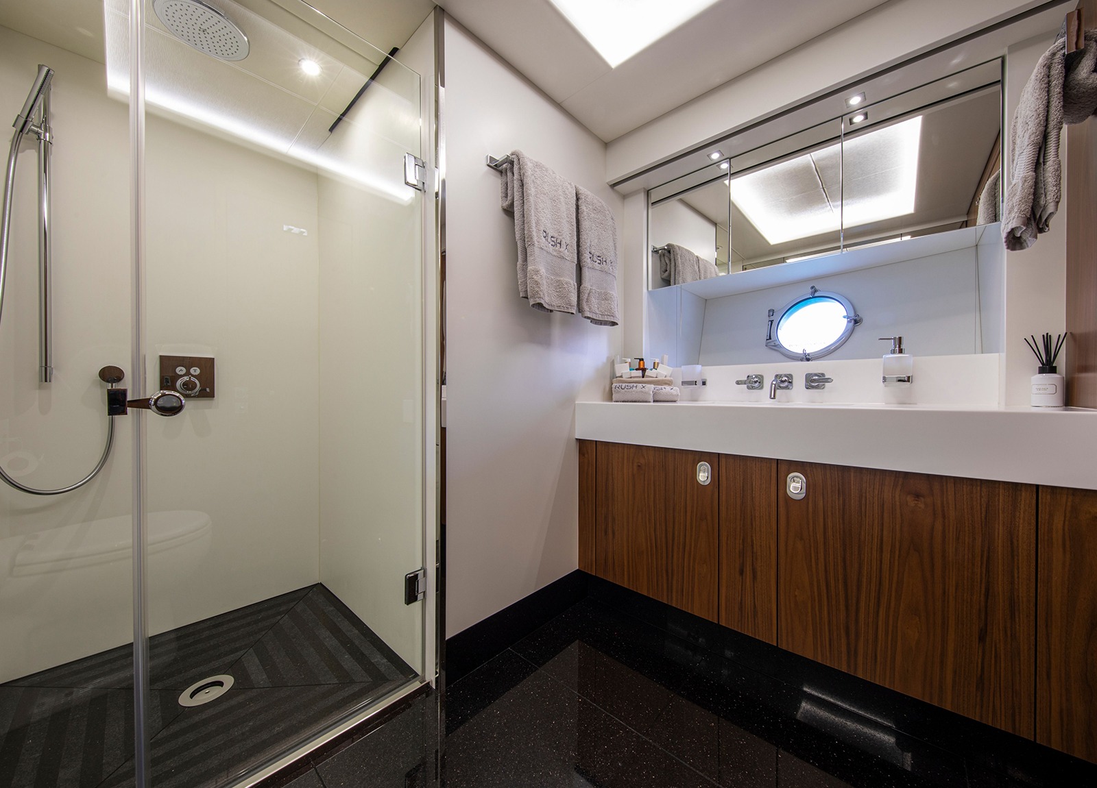 bathroom luxury yacht sunseeker 86 rush x balearic islands mallorca ibiza