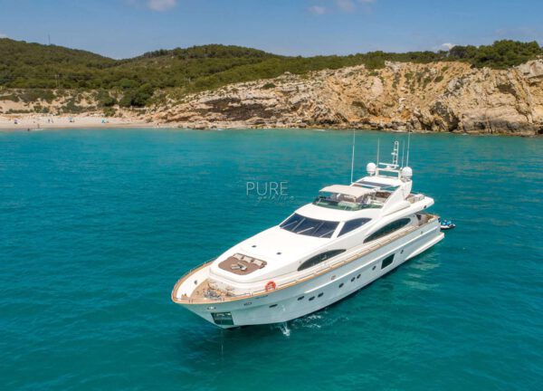 luxury yacht astondoa 102 glx dolce vita ii balearics