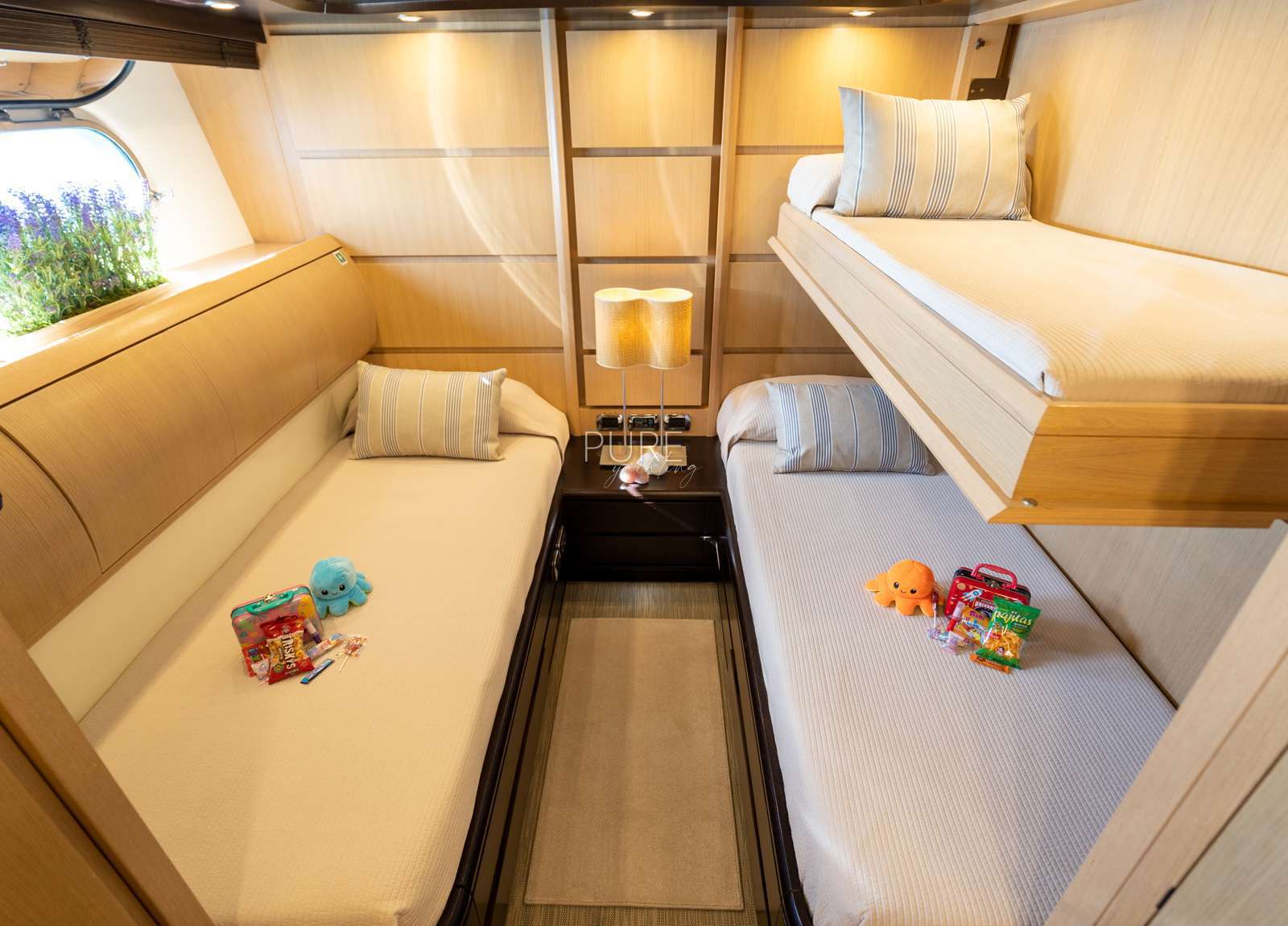 three bed cabin astondoa 102 glx dolce vita ii