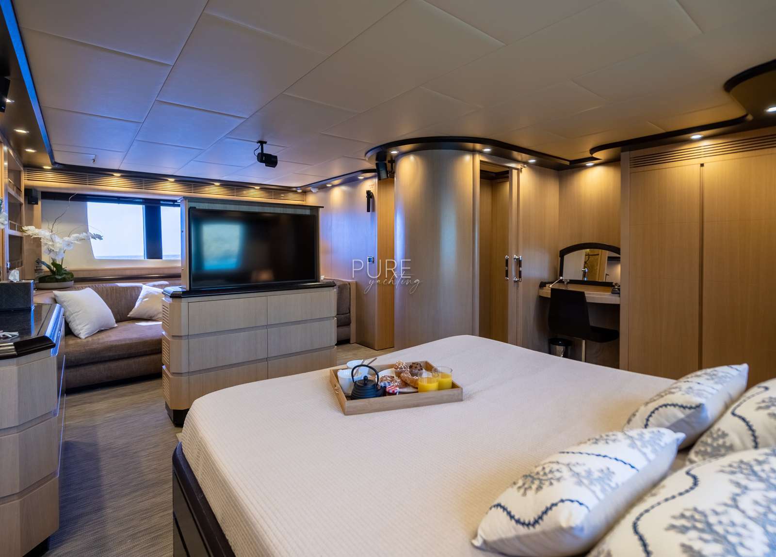 vip cabin astondoa 102 glx dolce vita ii balearics