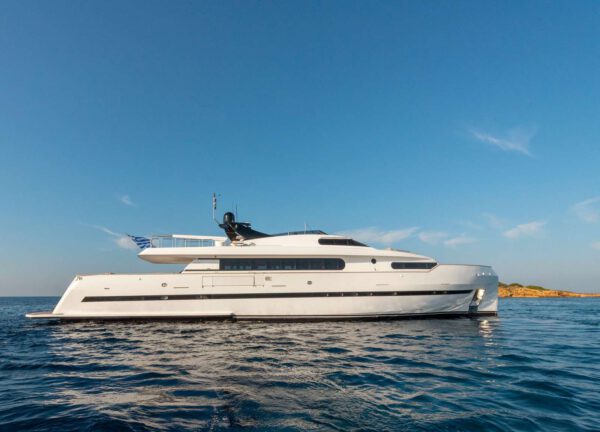 luxury yacht bugari 112 project steel