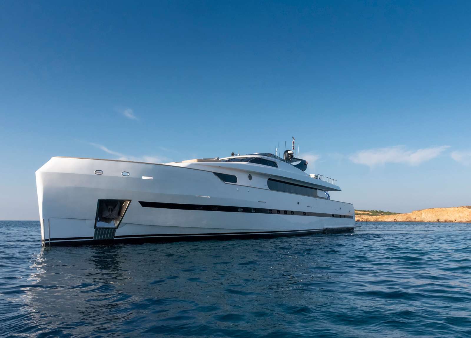 luxury yacht bugari 112 project steel charter