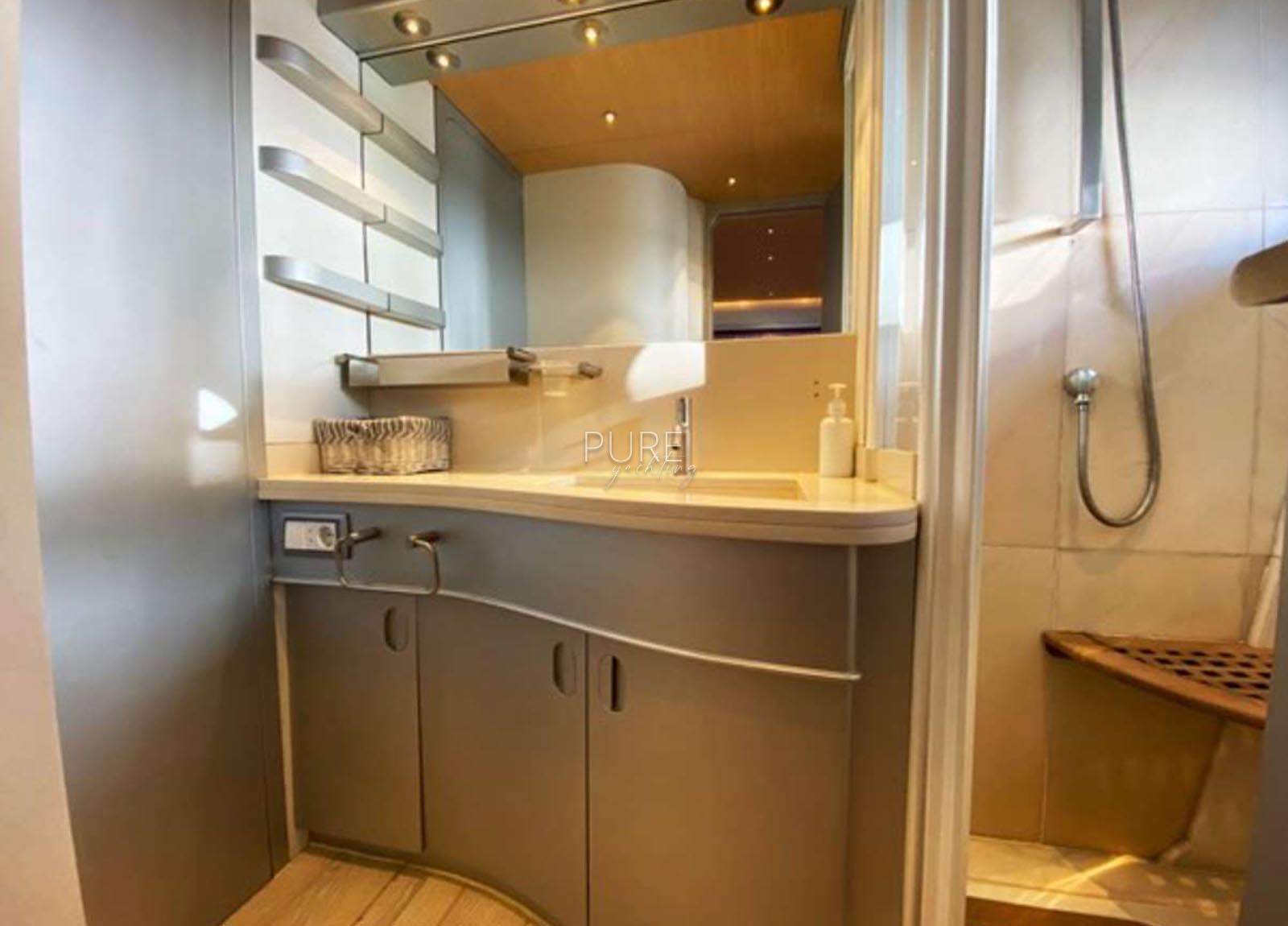 bathroom luxury yacht mondomarine 85 petardo c balearic islands