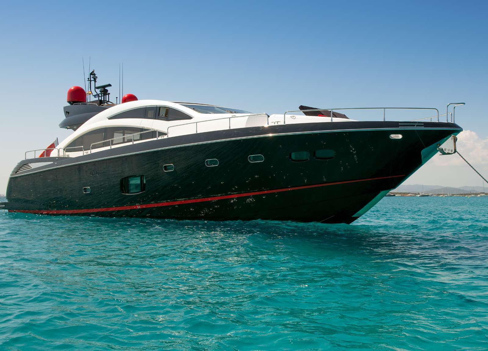 luxury yacht sunseeker predator 84 palumba balearic islands