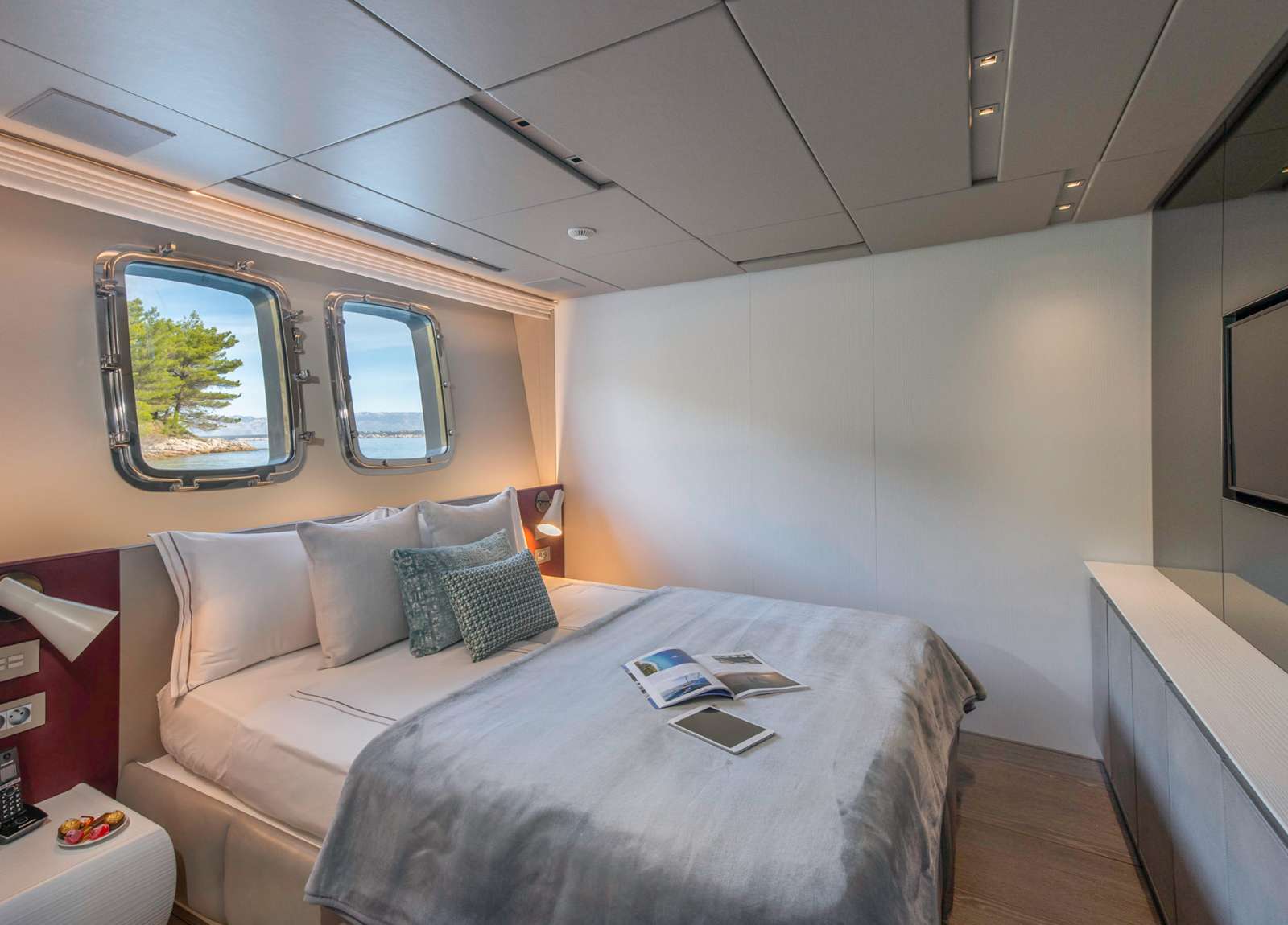 master cabin luxury yacht sanlorenzo sl 106 andiamo croatia