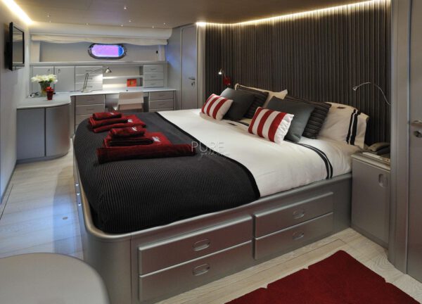 vip cabin luxury yacht mondomarine 85 petardo c