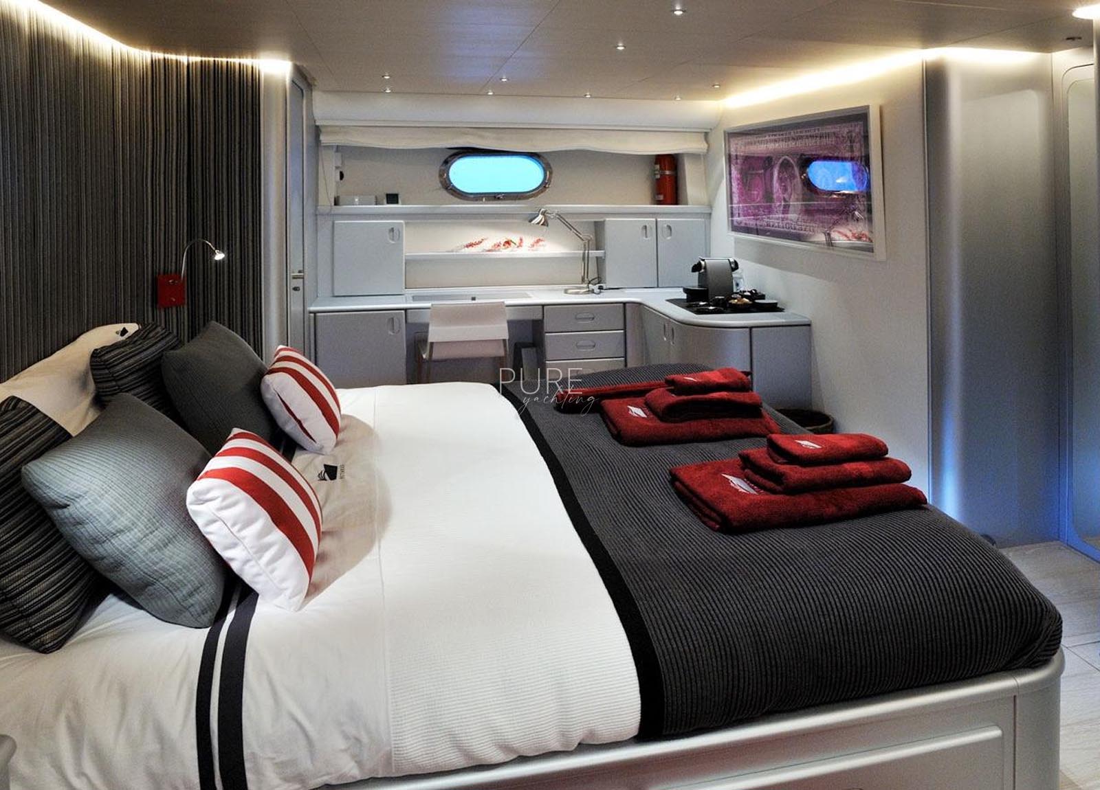 vip cabin luxury yacht mondomarine 85 petardo c balearics