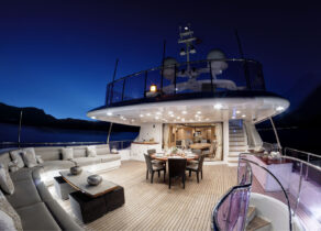 benetti-classic-120-quest-upper-deck