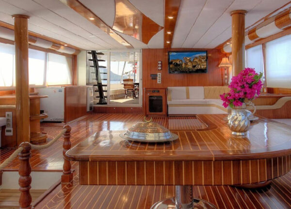 sailing yacht angeloII interior