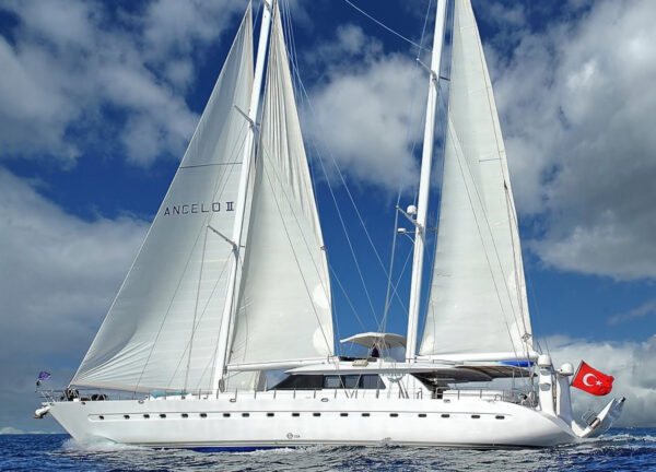 sailing yacht angeloII main