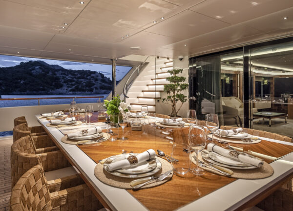 yacht yildiz sunrise dining