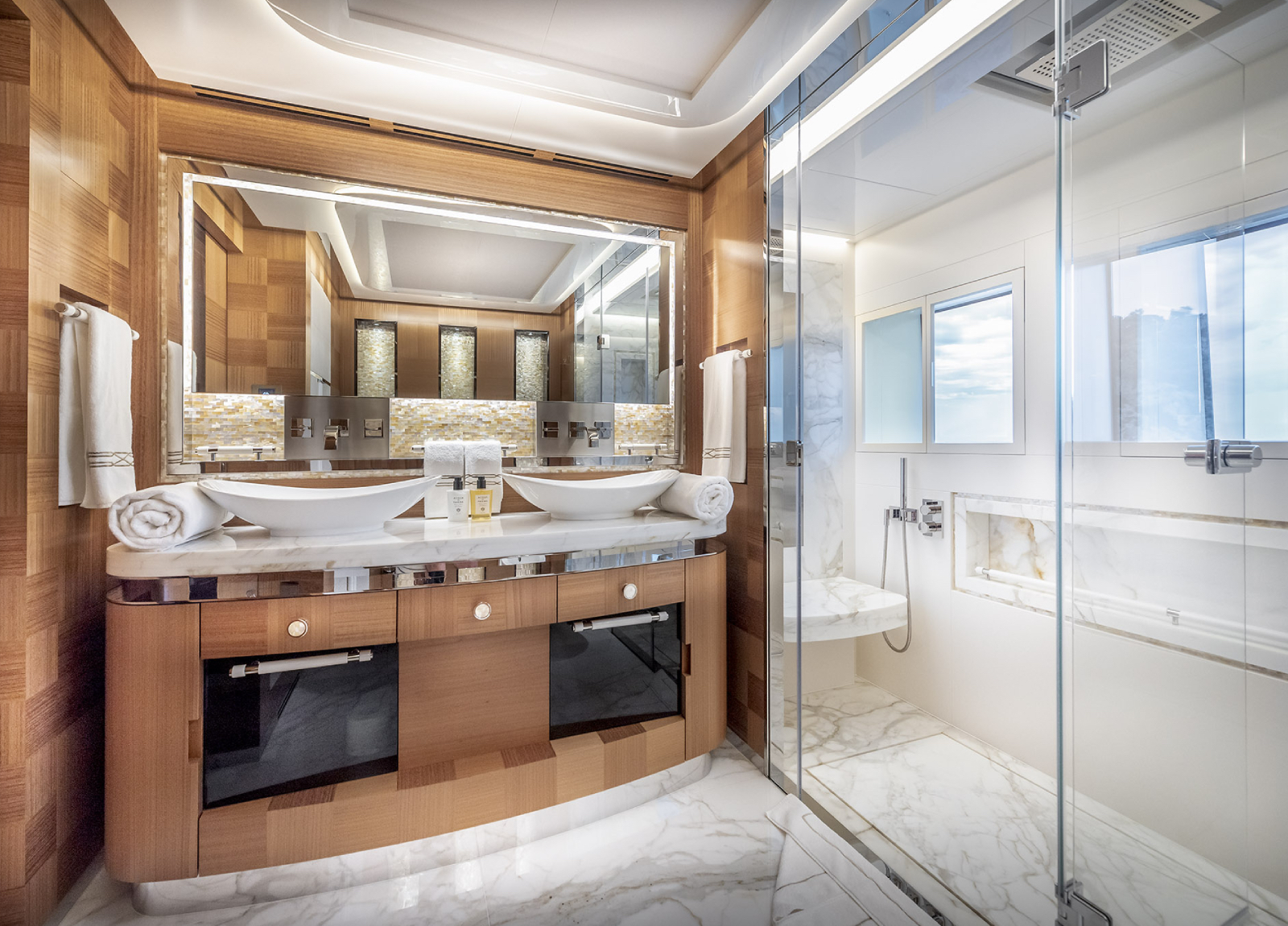 yacht yildiz sunrise master bathroom