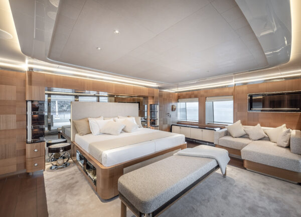 yacht yildiz sunrise master suite view