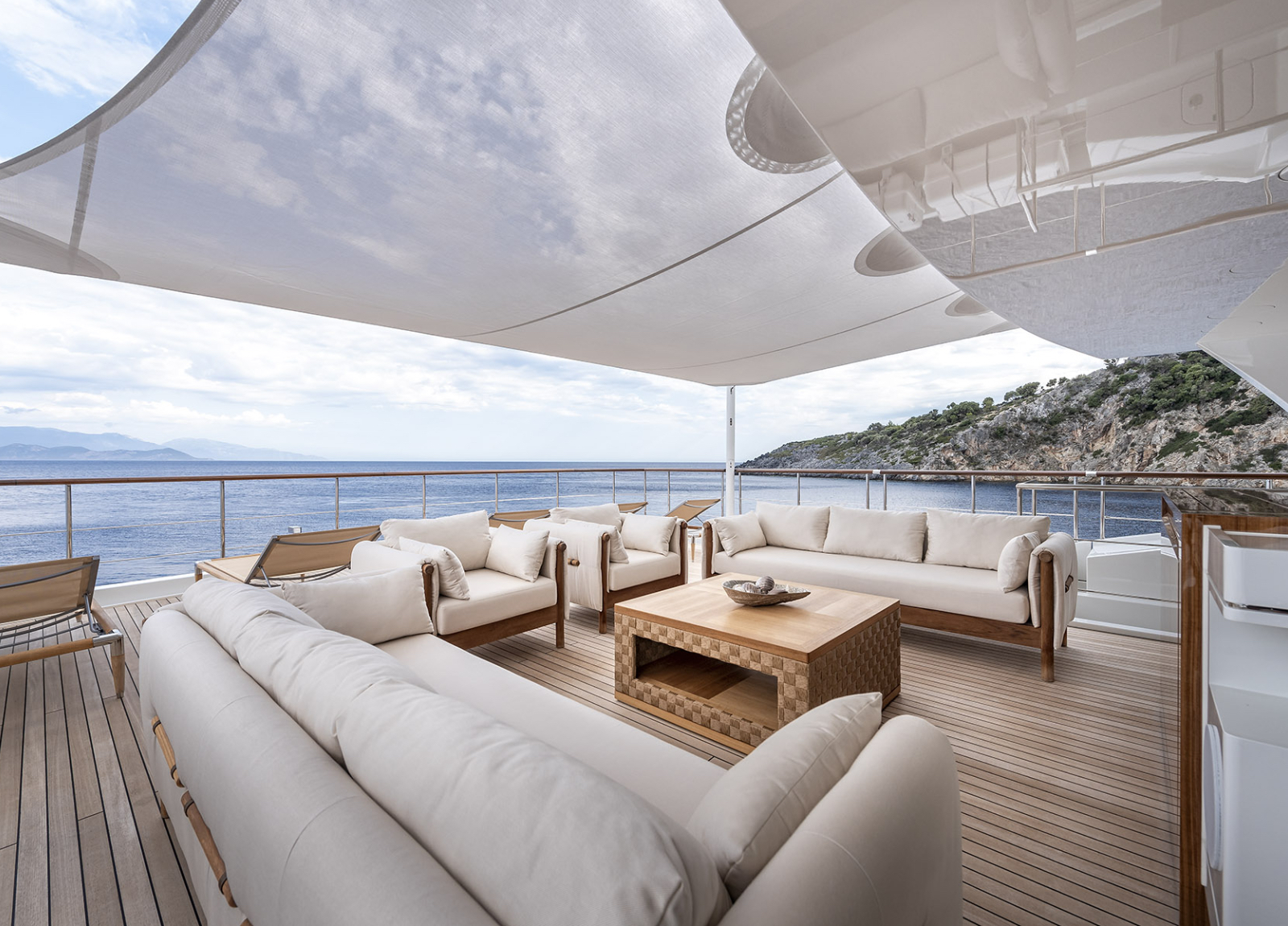 yacht yildiz sunrise skydeck view