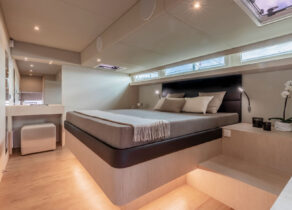 charter-yacht-silent-dream-cabin