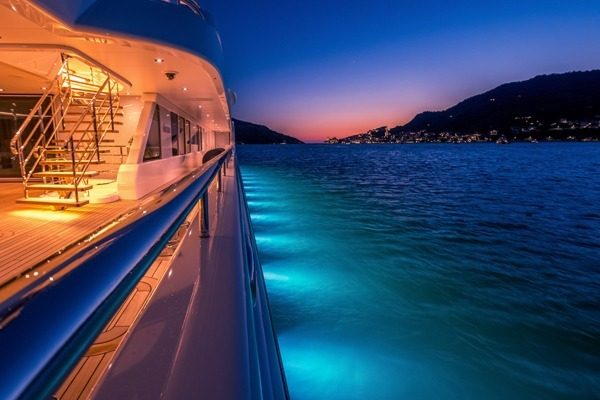 luxusyacht-charter-kunden-rezension.jpeg