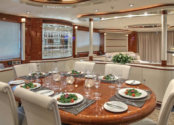 essbereich tisch luxusyacht elegance 105 spanien