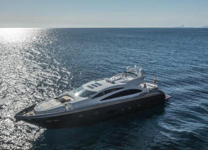 luxusyacht sunseeker predator 84 balearic islands