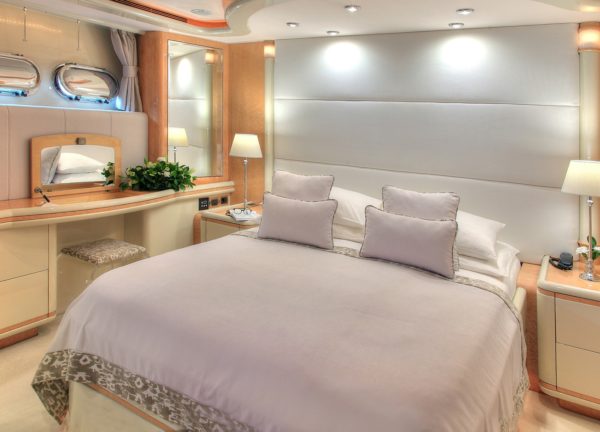 vip kabine luxusyacht elegance 105 spanien