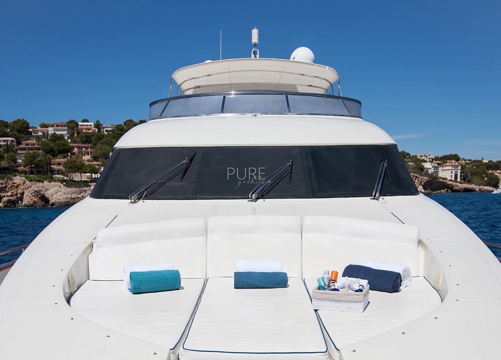 sunbeds luxusyacht mochi craft 85 balearic islands