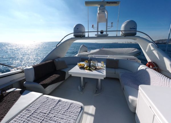 oberdeck luxusyacht sanlorenzo 82 balearic islands sunbeds