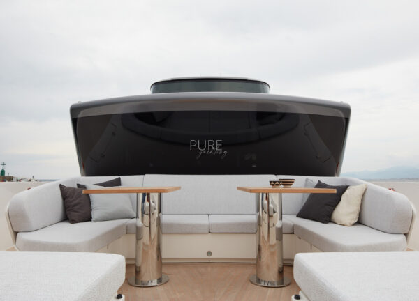 luxusyacht sanlorenzo sx88 ozone westitalien oberdeck