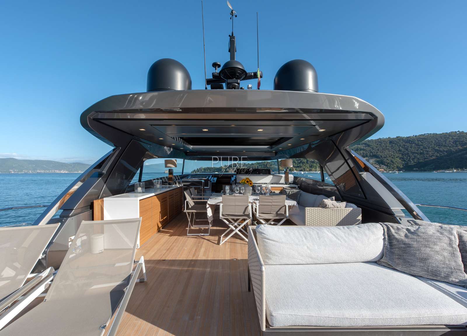 sunbeds luxusyacht sanlorenzo sx88