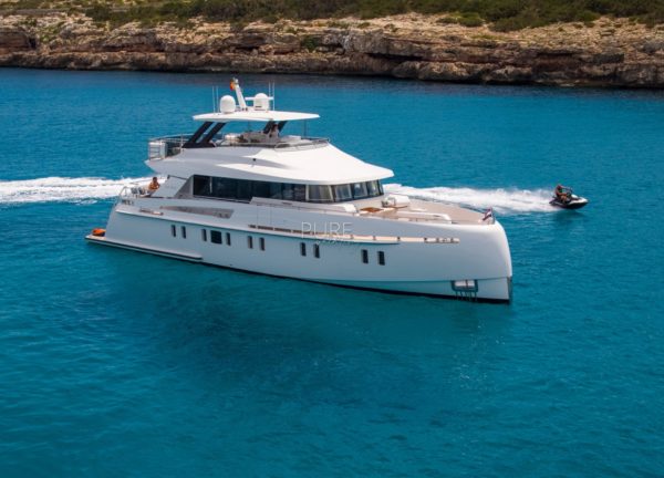 luxusyacht vanquish 82 sea story balearic islands