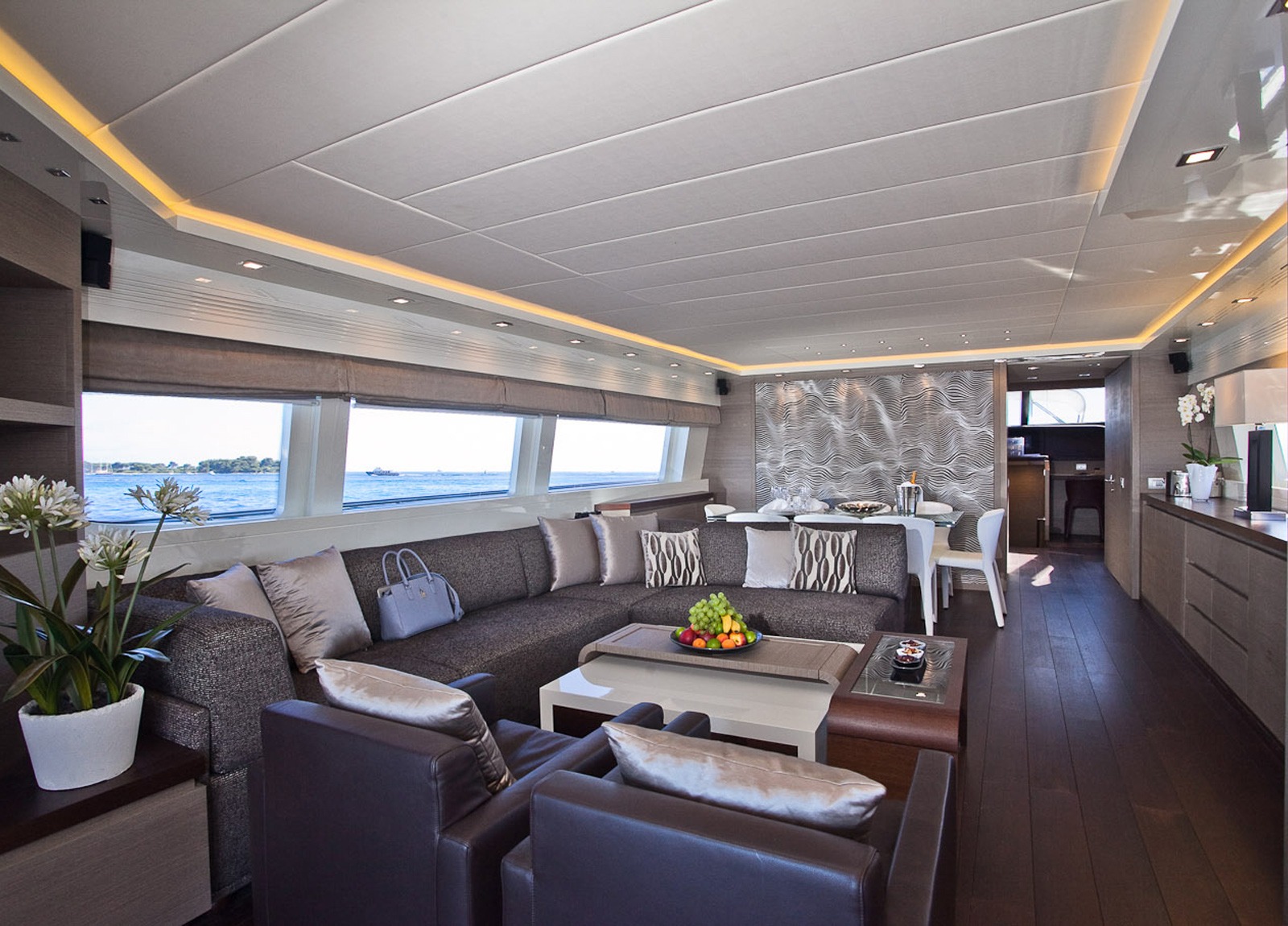 salon luxusyacht maiora 29m aubrey italien