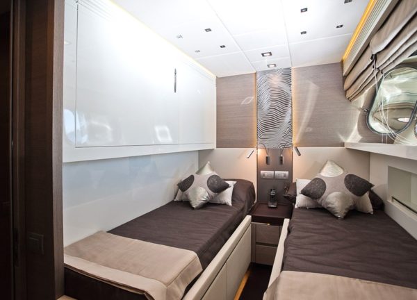 twin bed cabin luxusyacht maiora 29m aubrey