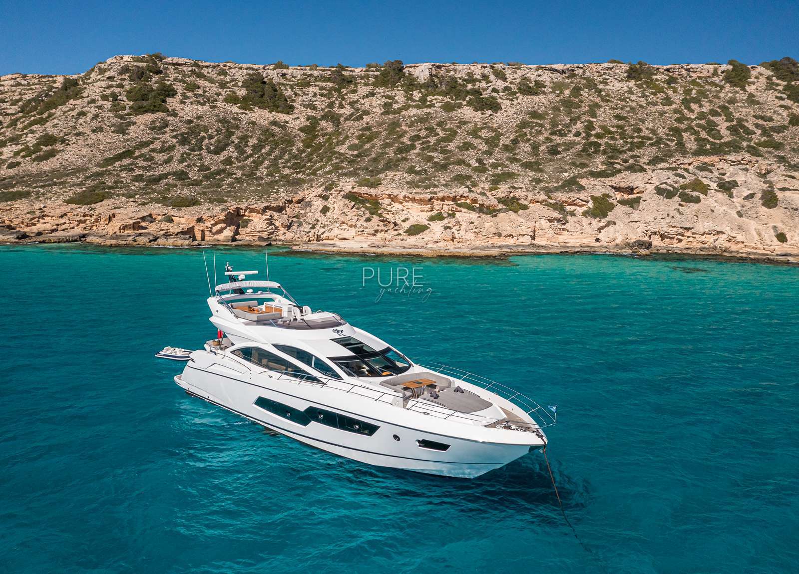 luxusyacht sunseeker 80 seawater