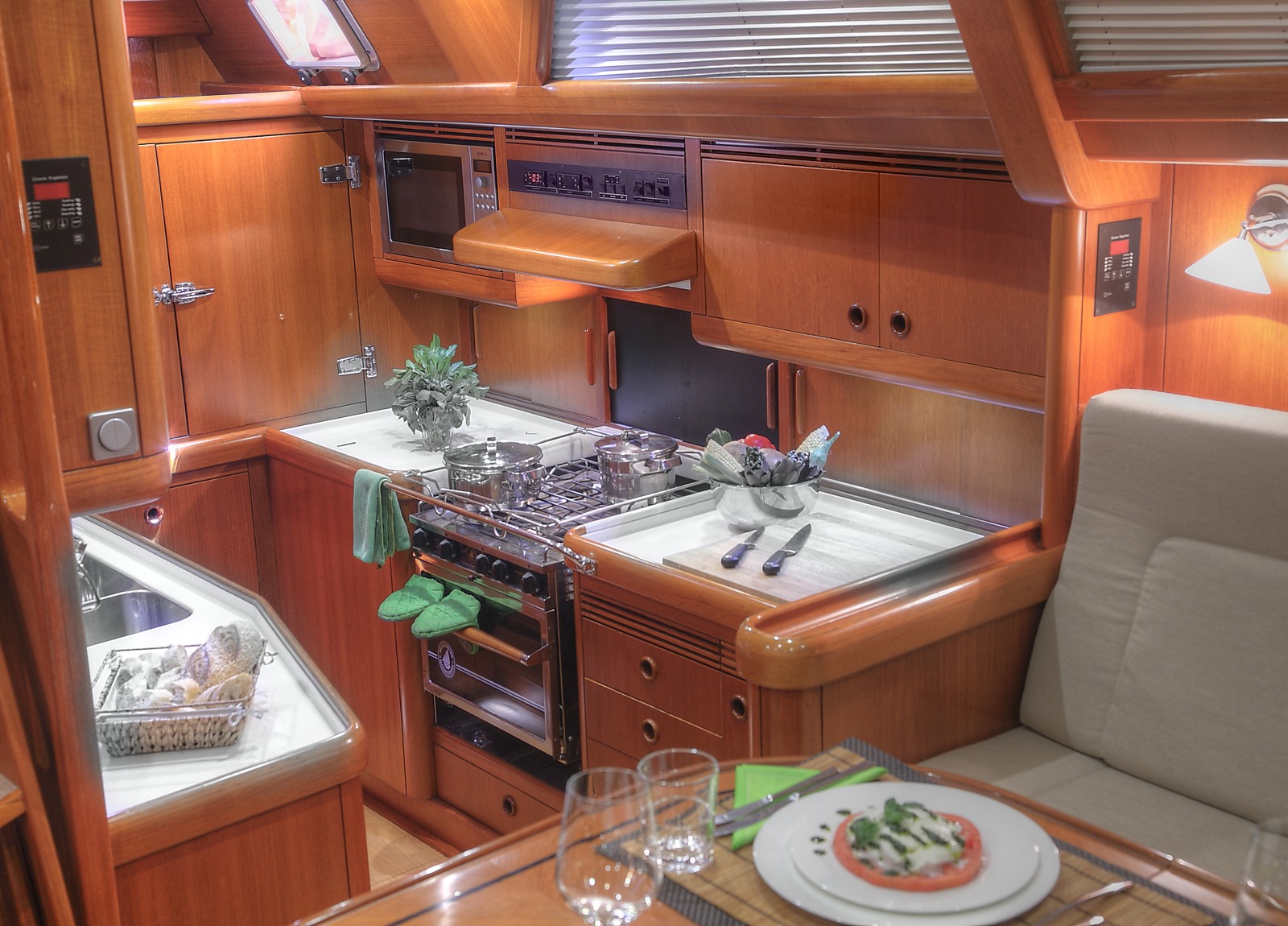 kitchen luxusyacht nautors swan